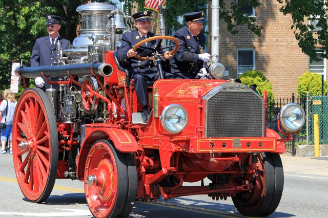 Memorial Day Parade by Jose Oquendo